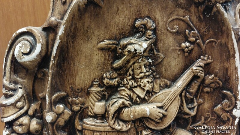Retro barokk stílusú jelenetes gipsz  fali kép, fali dísz ,borozó vándor énekes lanttal, Bacchus