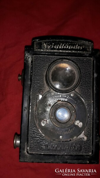 Antique German Voigtländer brillant camera as pictured