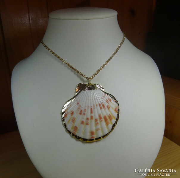 Very nice real comb shell pendant with gold border, on a nice Welsh necklace