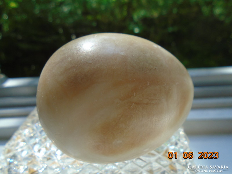 Polished onyx egg