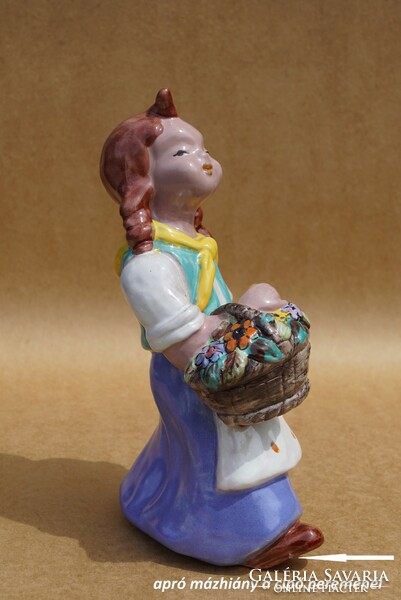 Antik Szécsi Jolán kerámia figura kislány virágkosárral