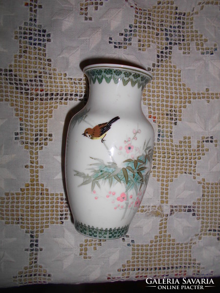 Porcelain vase with antique hand-painted traditional Chinese pattern