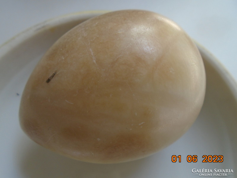 Polished onyx egg