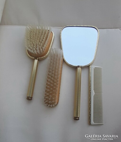 Combing set in vintage style
