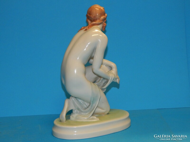 Flawless Zsolnay quality figurative porcelain