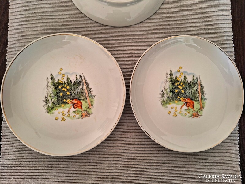 Hollóházi fairy tale kid plates