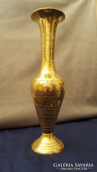 Hand-engraved brass vase in very nice condition 25.5 cm!