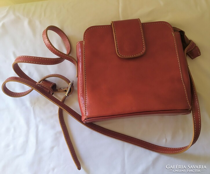 Women's Italian leather shoulder bag/side bag for sale!