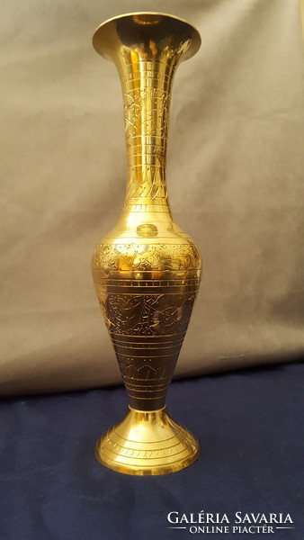 Hand-engraved brass vase in very nice condition 25.5 cm!