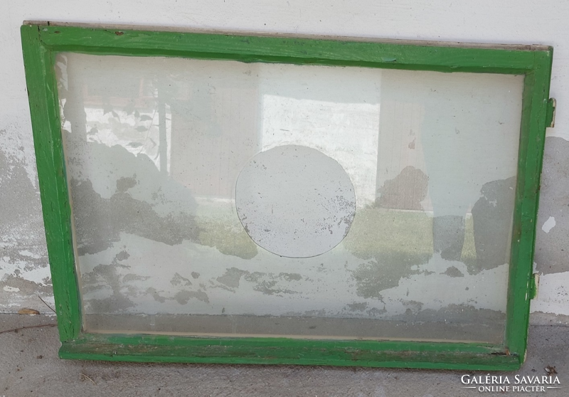 Kreatív célra !Régi ,antik  84 x 58  cm zöld- fehérre festett  üvegezett fa ablakszárny