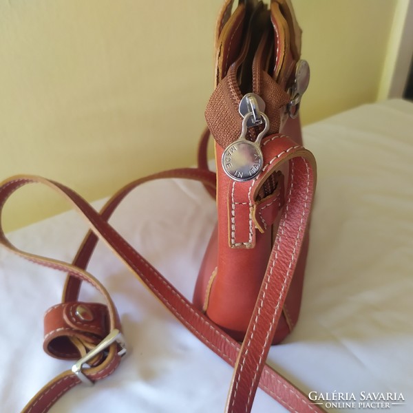 Women's Italian leather shoulder bag/side bag for sale!