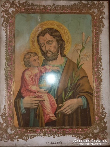 Laced holy image in a framed pair