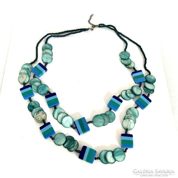 Special Wood, Mother of Pearl and Resin Pearl Italian Vintage Necklace from the 1990s, Quality