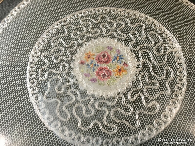 Large silver-plated tray with lace decoration in the middle!! Indicated!! 36X4.5. Cm!!!!