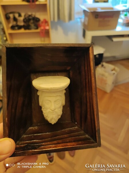 Vintage small statue head, in a frame