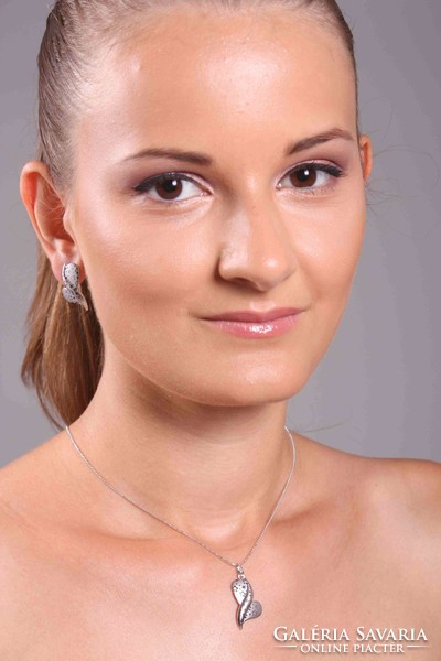 Ezüst színű (goldfilled) ékszerszett nyaklánc medállal, és fülbevaló