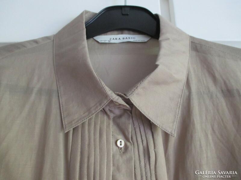 Elegant women's muslin blouse, cotton and caterpillar silk.