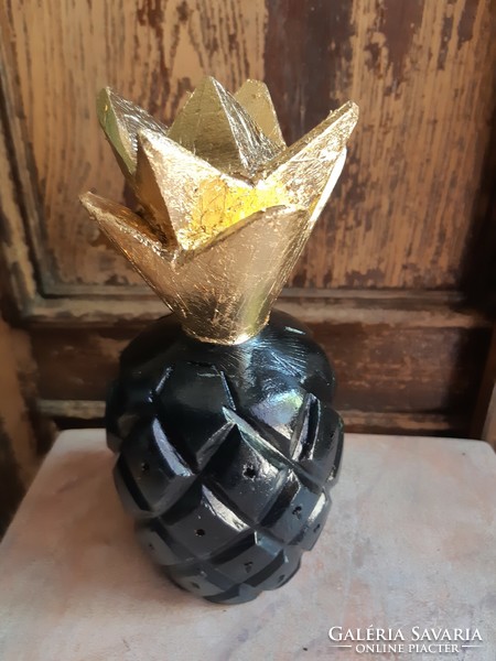 Wooden pineapple decoration