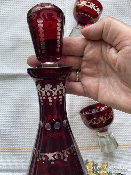 Beautifully cut burgundy ilm crystal bottle with lots of handwork with 3 liqueur glasses