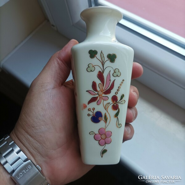 Zsolnai kézzel festett,aranyozott váza.
