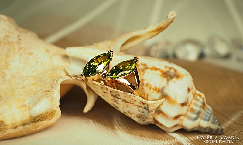 Gold-colored fashion jewelry earrings (goldfilled) with an olive green stone