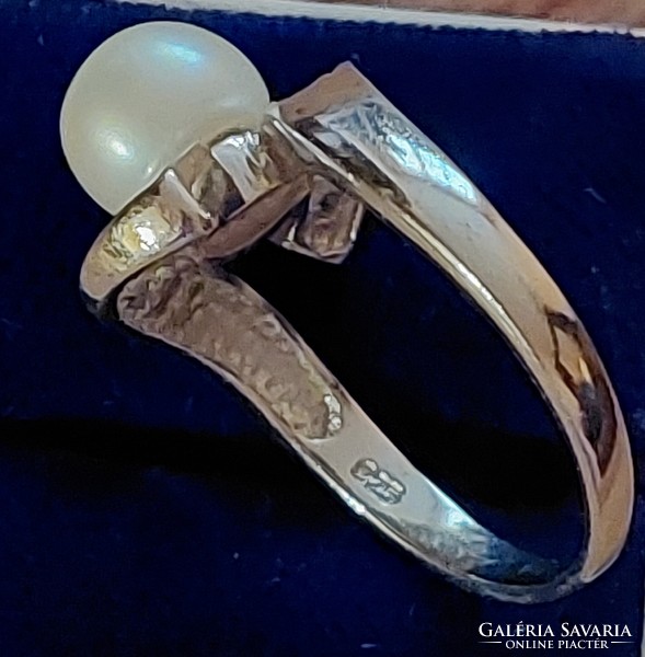 Csodás ezüst gyűrű valódi gyönggyel és cirkónia kövekkel