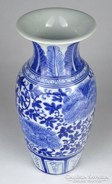1N031 old blue white Chinese porcelain vase 21 cm