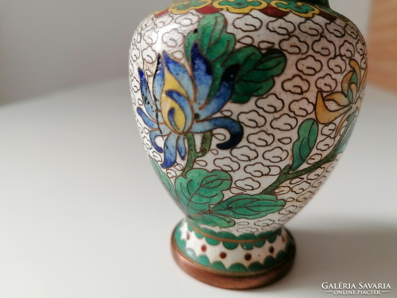 Chinese fire enamel vase 10cm