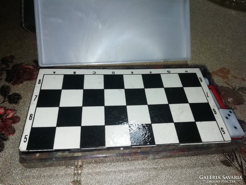 Old England traveling chess, mill domino magnetic