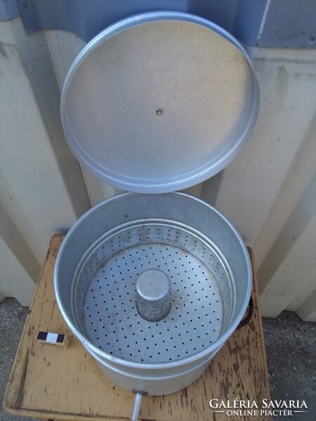 Retro aluminum cooking, steaming, canning vessel