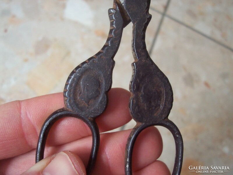 Royal pair of Franciscan Joseph and sissi scissors