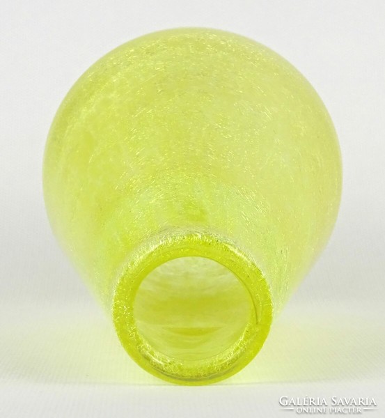 1M824 Karcagi irizáló citrom sárga fátyolüveg váza 20 cm