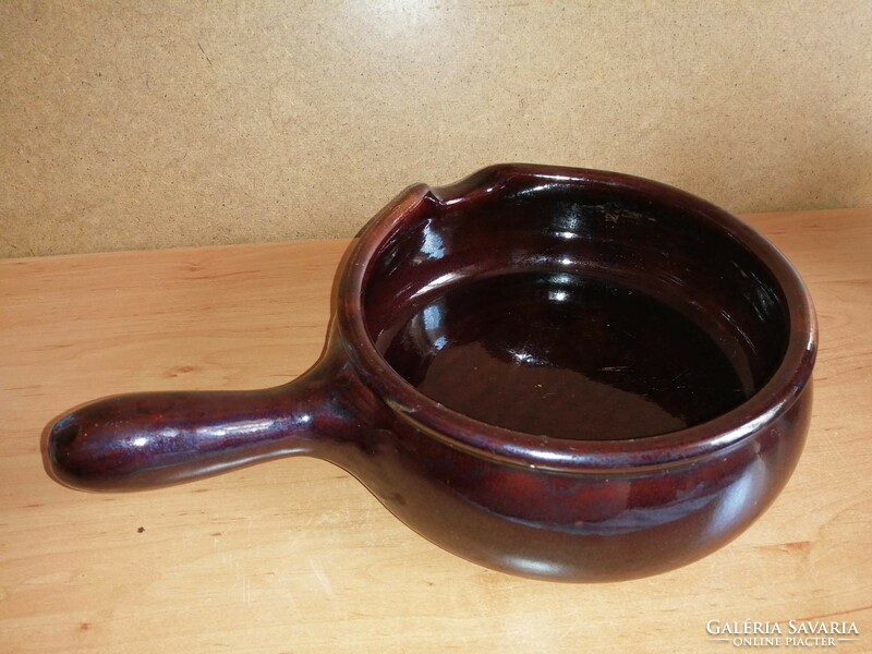 Glazed ceramic pot with handle (25/d)