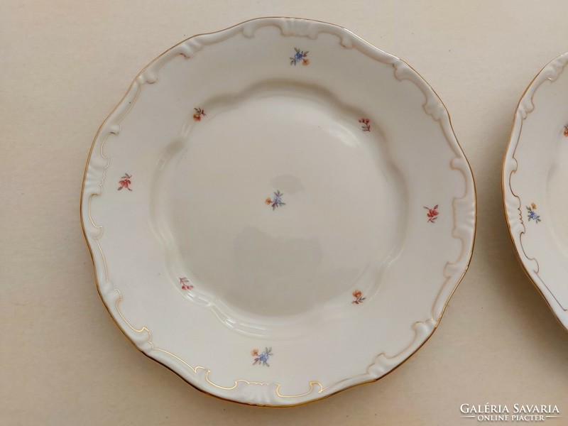 Régi Zsolnay porcelán lapostányér apró virágmintás barokk tányér 2 db