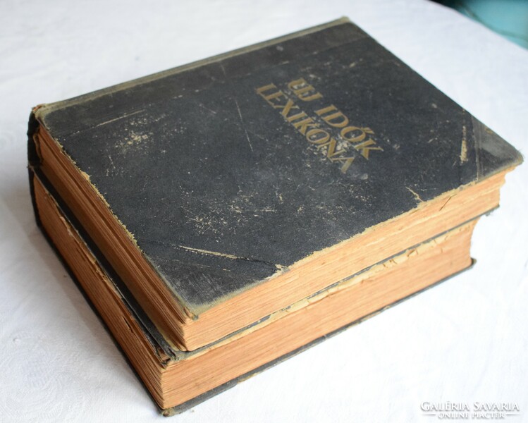 New times lexicon Volumes 9 and 12, singer and wolfner, 1942, damaged, incomplete books