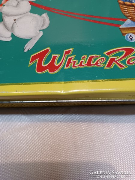 Retro Chinese candy metal box white rabbit rolls