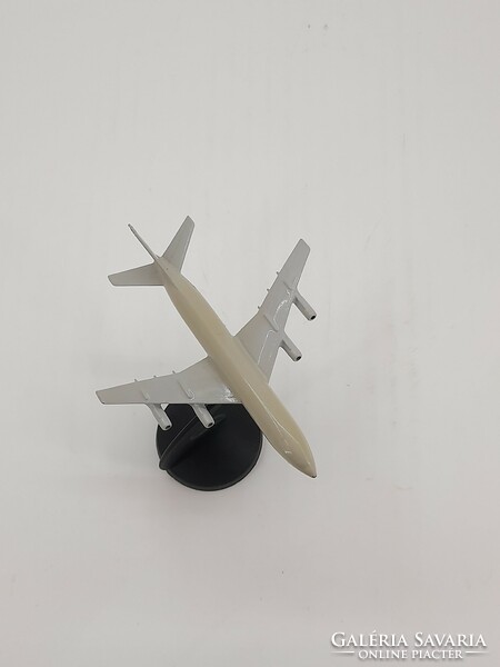 Airplane model il 86