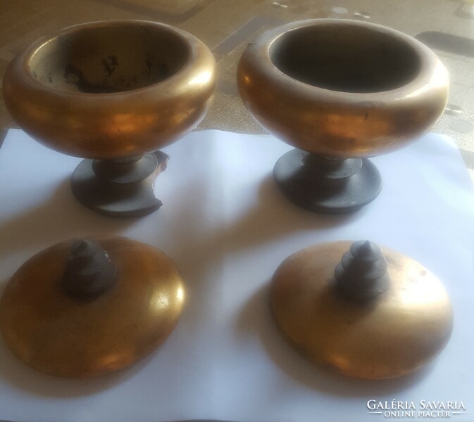 Gilded wooden goblet with roof, 2 damaged pieces, height 12cm, diameter 11cm