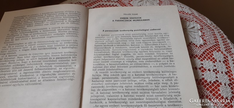 A katonai vezetés pszichológiája (1977)