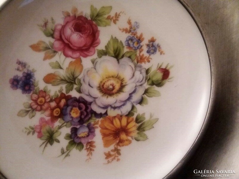 Porcelánbetétes ón tányér