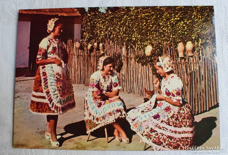 Kalocsai népviselet képeslap , firkált , 70-es évek