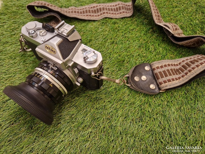 Nikon Nikkormat ft 35mm SLR with 50mm f/2.0 Lens
