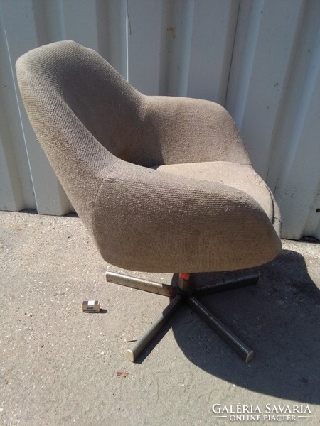 Retro shell armchair, swivel chair