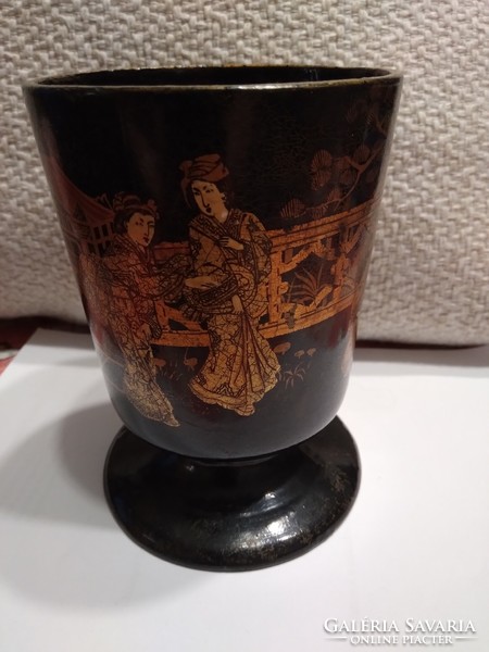 Old Oriental Chinese/Japanese gilt painted lacquer cup
