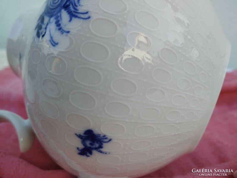 Rosenthal porcelain pourer, studio line - bjorn wiinblad romantic