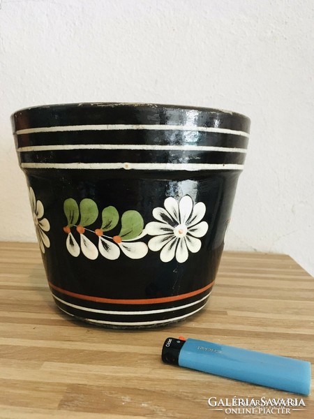 Decorated ceramic flower pot
