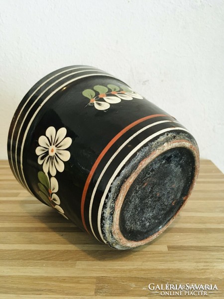 Decorated ceramic flower pot