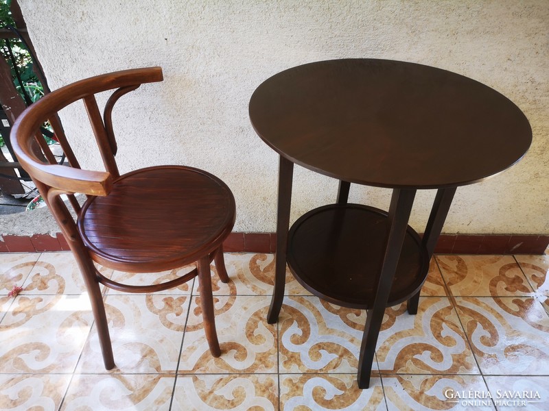 Antik Thonet asztal Lichtig gyönyörű állapot. Szalon, dohányzó reggeliző asztal Szecessziós Art Deco