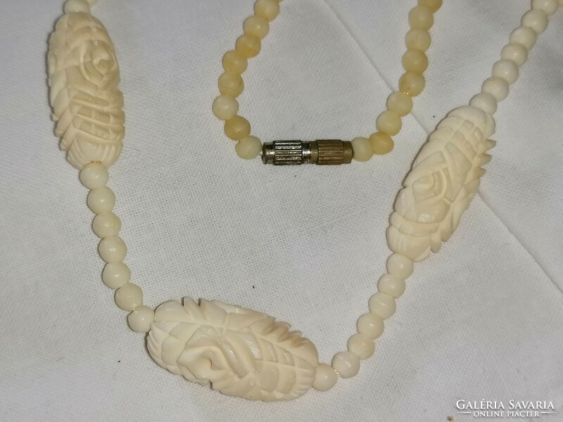Sixties carved bone necklace. 28.