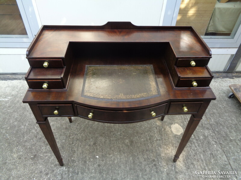 Secretary with seven drawers